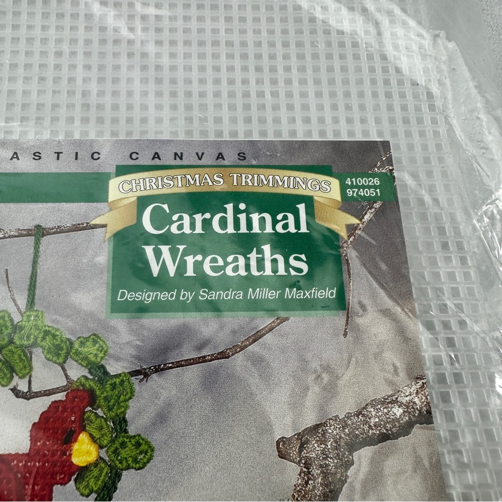 The Needlecraft Shop Cardinal Wreaths Stitch Christmas Trimmings Plastic Canvas - Picture 3 of 6